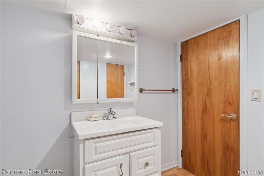 6505 Strawberry Lake Road, Hamburg, MI — Photo 43