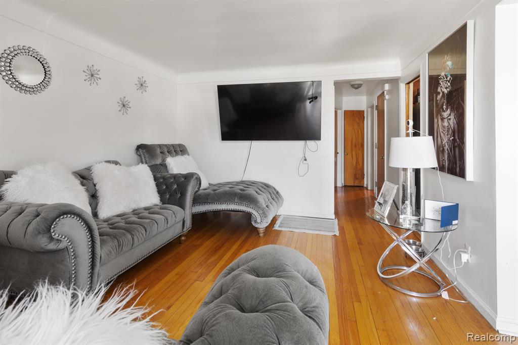 6545 ASBURY Park, Detroit, MI 48228 — Photo 7