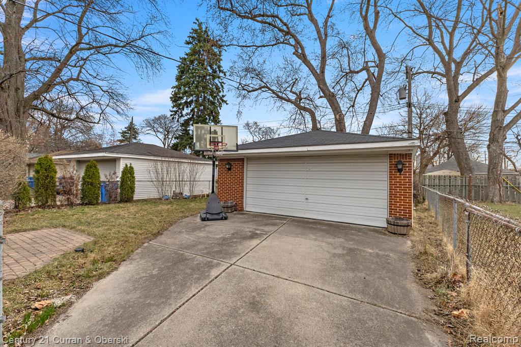 7244 FENTON Street, Dearborn Heights, MI 48127 — Photo 25