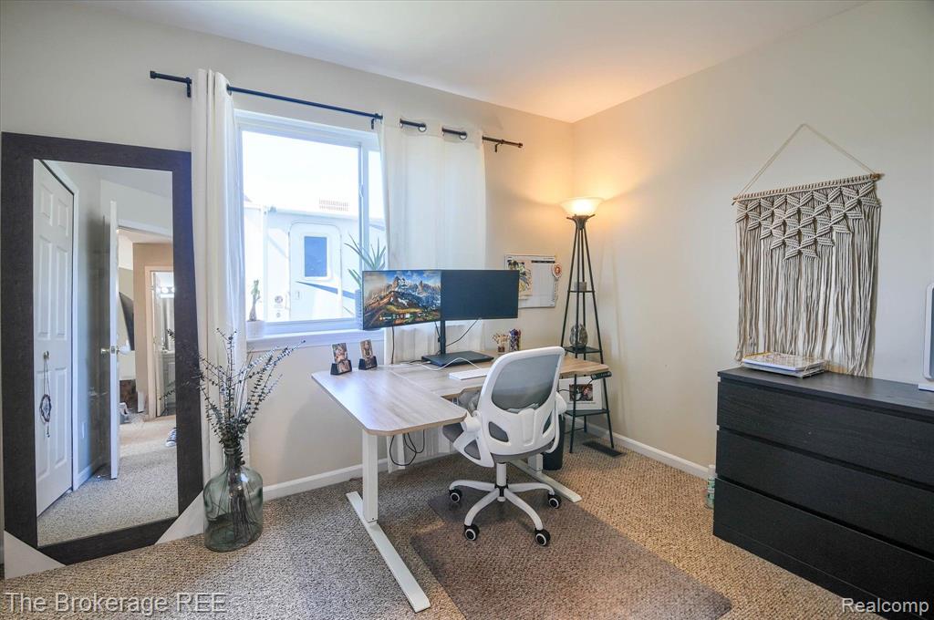 8089 PENINSULA Circle, Grand Blanc, MI 48439 — Photo 27