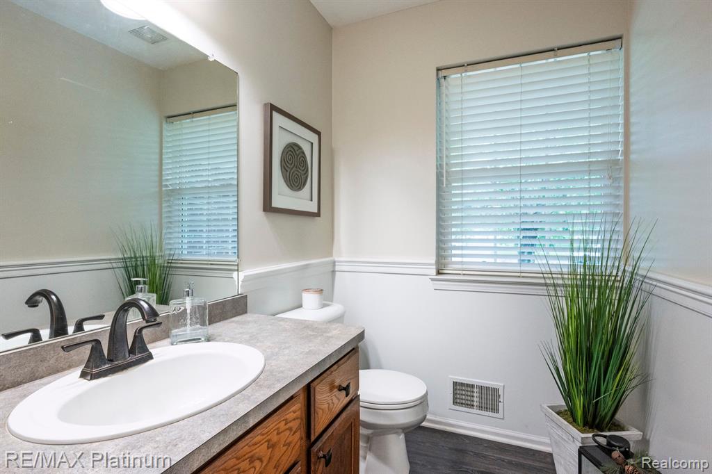 6103 SHADETREE Court, Howell, MI 48843 — Photo 15