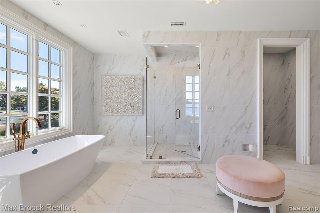 3251 W Shore Drive, Orchard Lake Village, MI 48324 — Photo 24