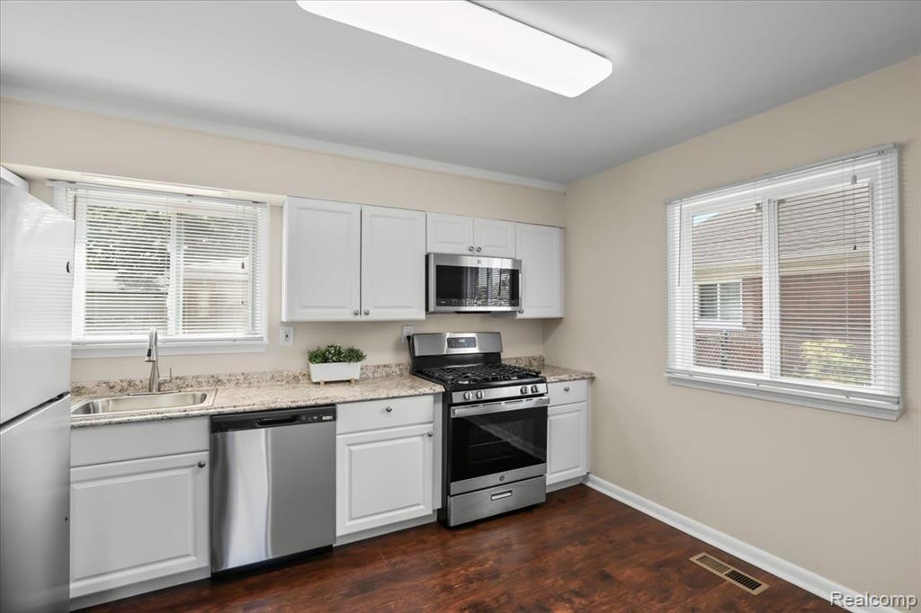 9243 Cornell Street, Taylor, MI 48180 — Photo 7