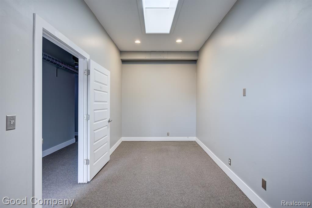 628 E PARENT Avenue, Royal Oak, MI 48067 — Photo 6
