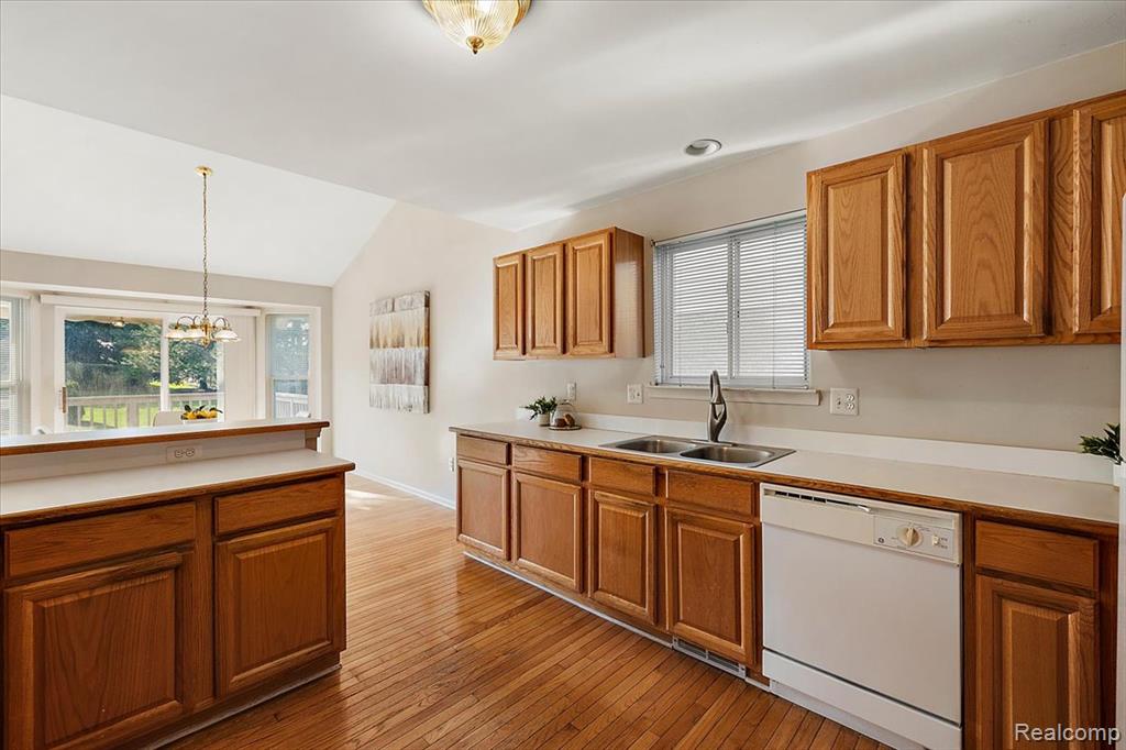 44119 Kendyl, Sterling Heights, MI 48314 — Photo 14