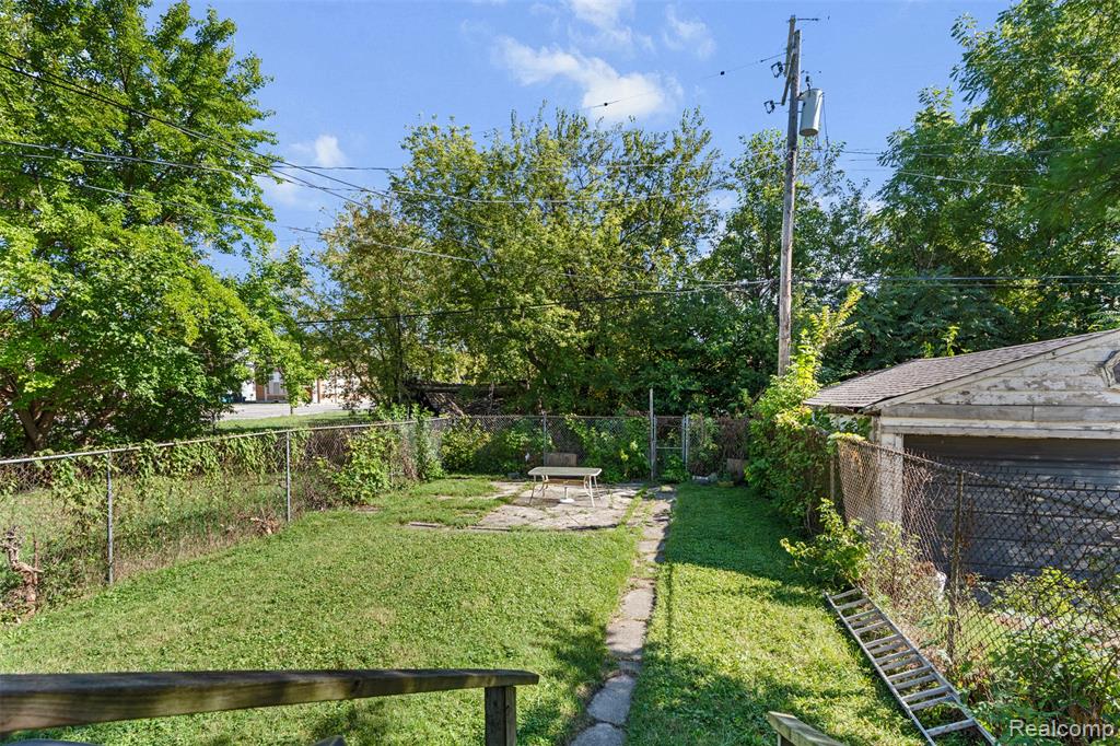 4840 Saint Clair Street, Detroit, MI 48214 — Photo 18