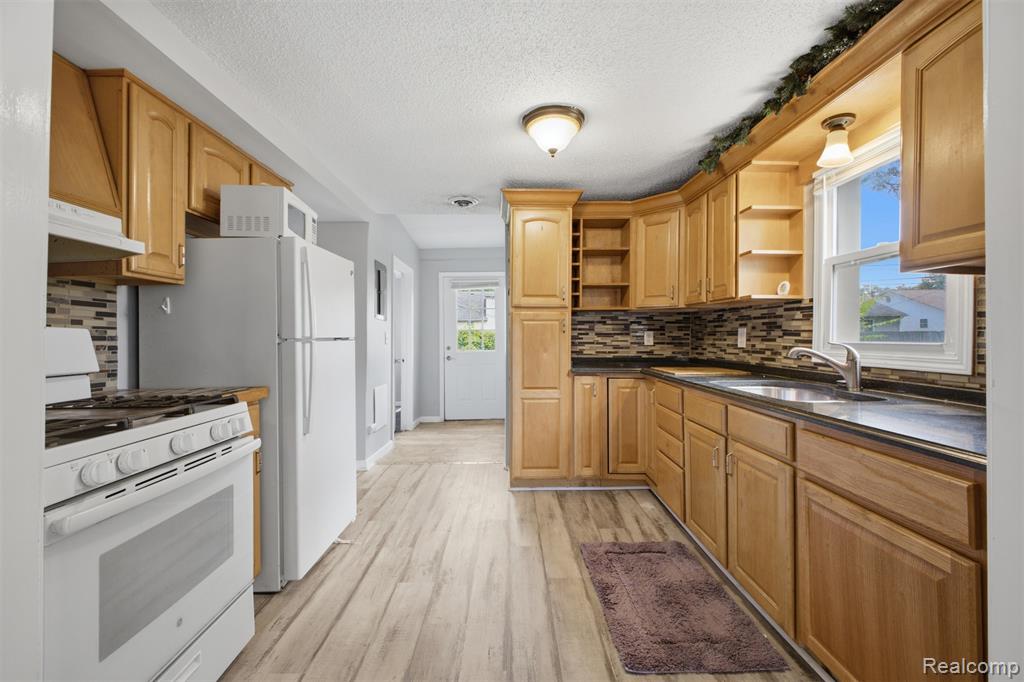 5921 Oldham Street, Taylor, MI 48180 — Photo 12