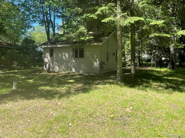 2007 N Markey Road, Houghton Lake, MI 48629