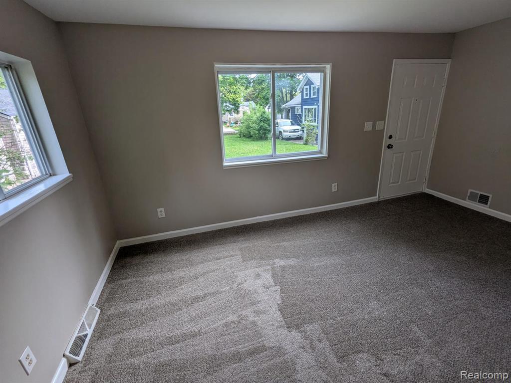54 E PRINCETON Avenue, Pontiac, MI 48340 — Photo 6