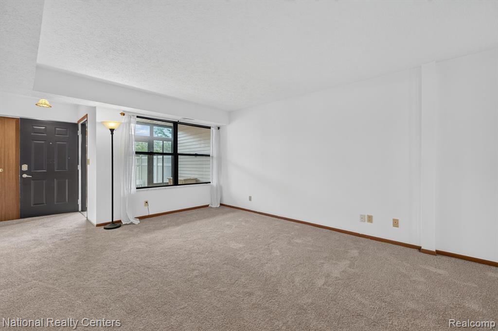 61171 Greenwood Drive, South Lyon, MI 48178 — Photo 10