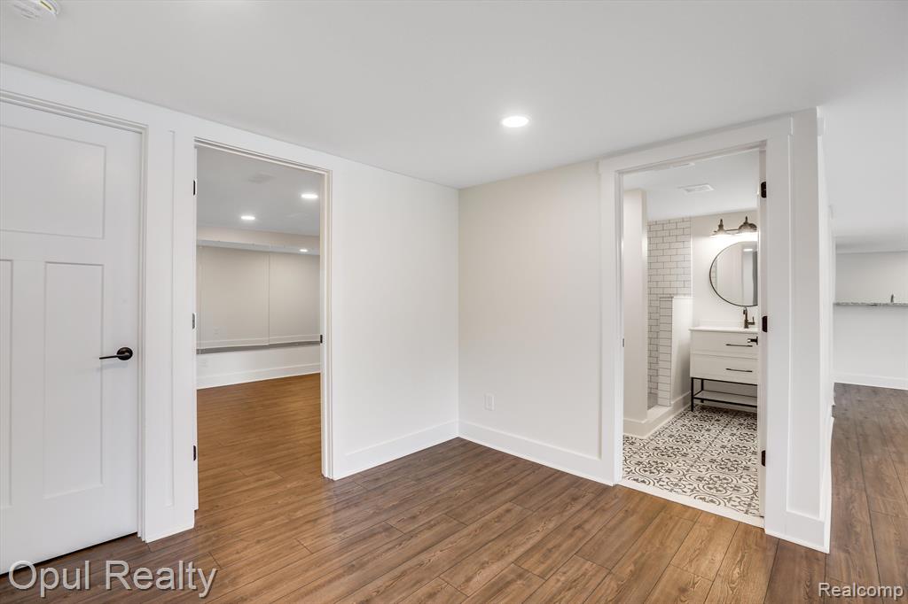 7484 HARDWOOD Circle, Canton, MI 48187 — Photo 40