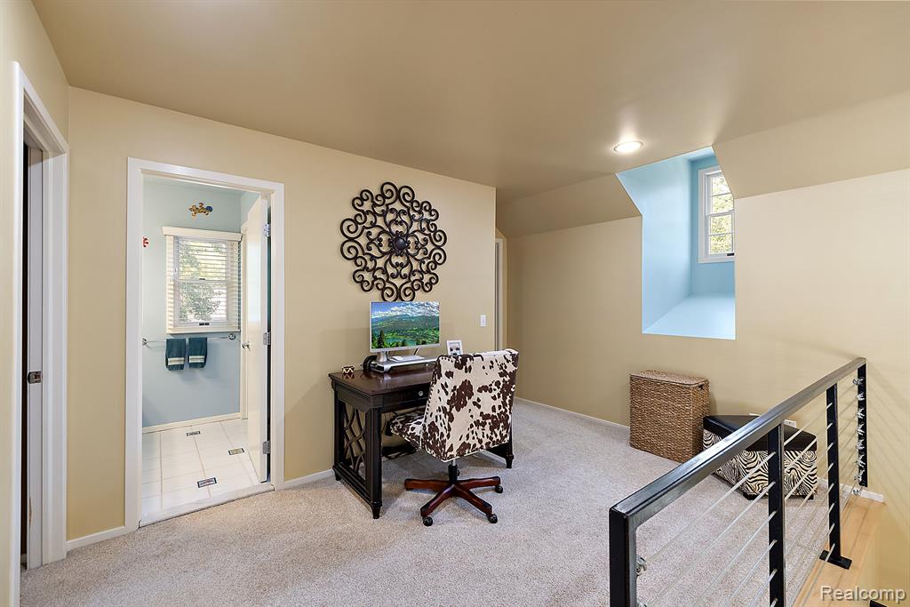 733 LONGFORD Drive, Rochester Hills, MI 48309 — Photo 46