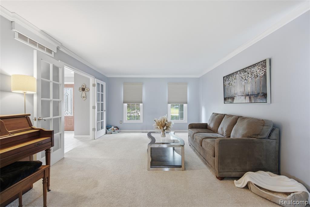 46884 Ben Franklin Drive, Utica, MI 48315 — Photo 37