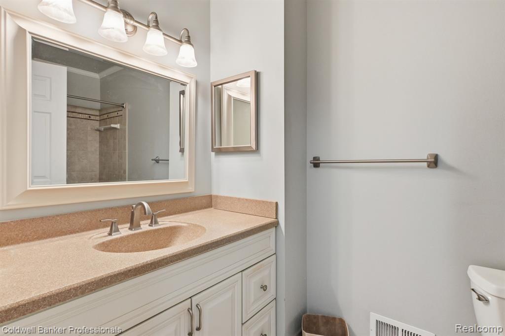 2038 Hidden Meadows Drive, 75, Walled Lake, MI 48390 — Photo 13