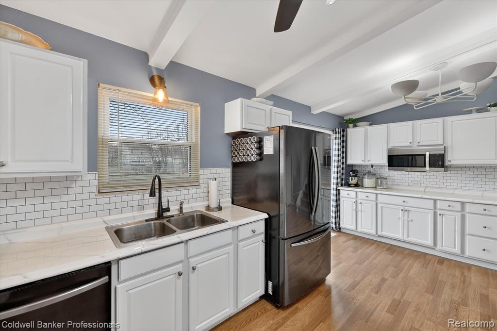 6163 King Arthur Drive, Swartz Creek, MI 48473 — Photo 12