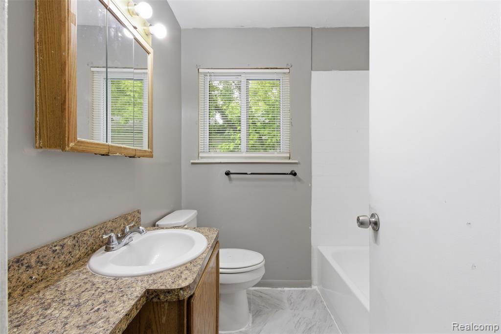 7044 Hudson Avenue, Warren, MI 48091 — Photo 9