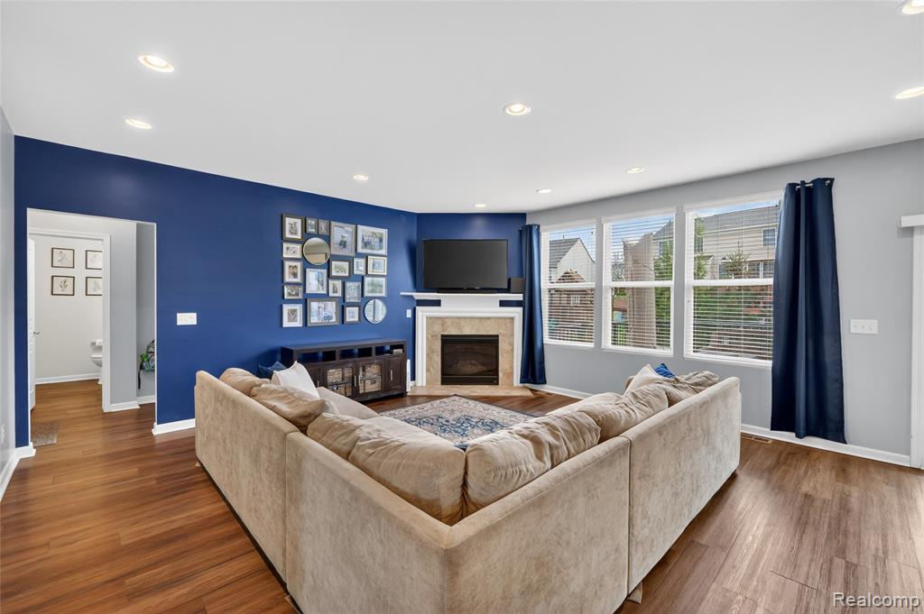 30192 Macintosh Lane, New Hudson, MI 48165 — Photo 12