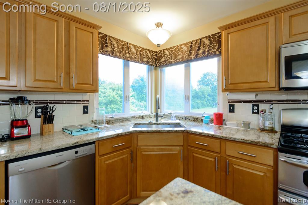 42543 Winding Pond Trail Trail, Belleville, MI 48111 — Photo 11