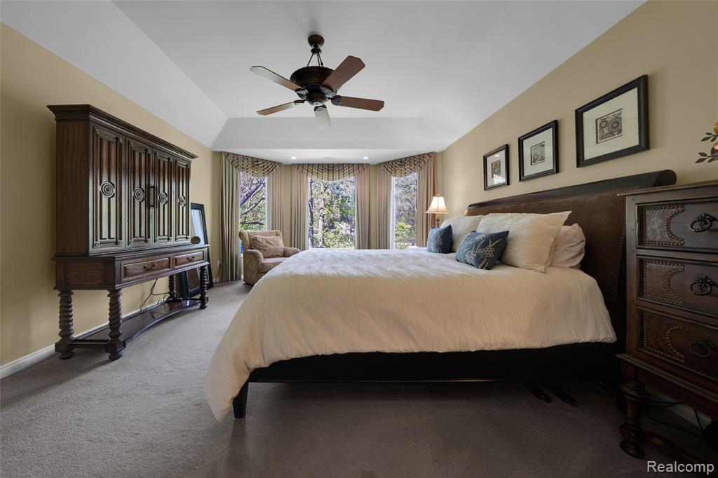 4502 Forest Edge Lane, West Bloomfield, MI 48323 — Photo 18