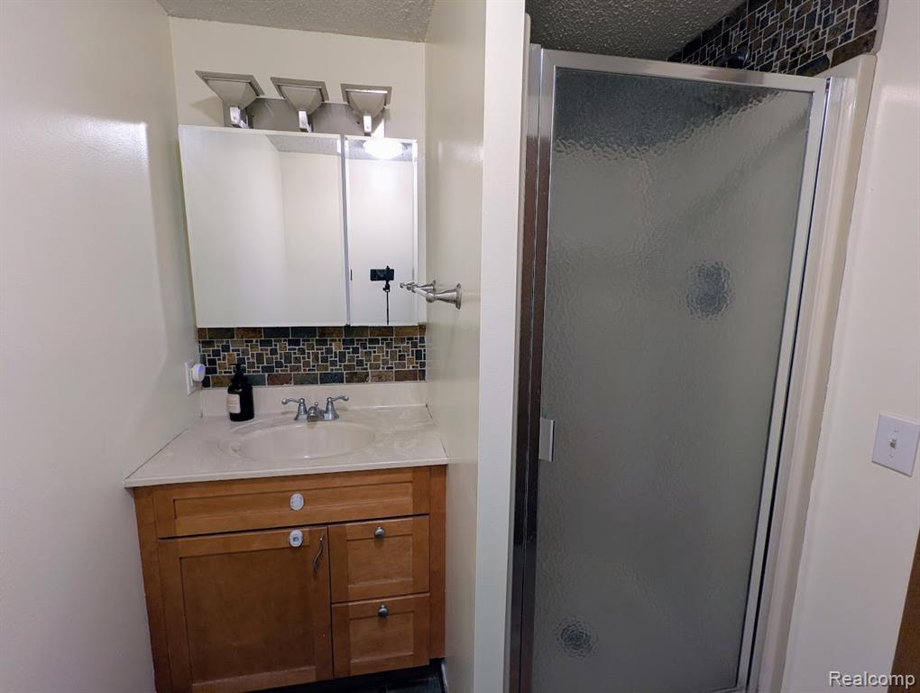 2316 Crescent Lake Road, Waterford, MI — Photo 10