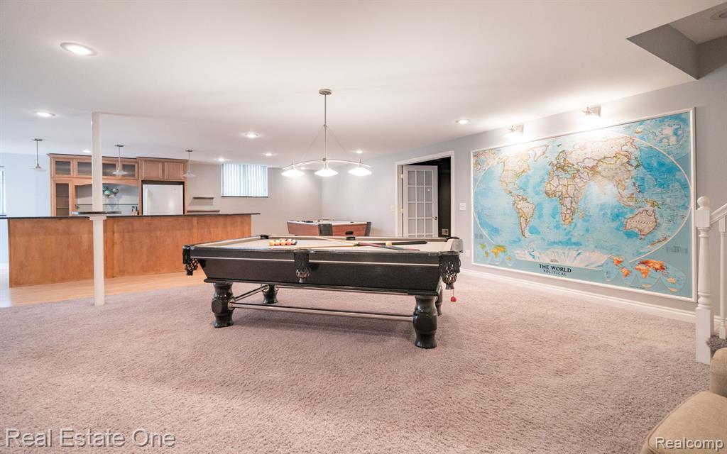 6120 EVANSWOOD Road, Troy, MI, 48085