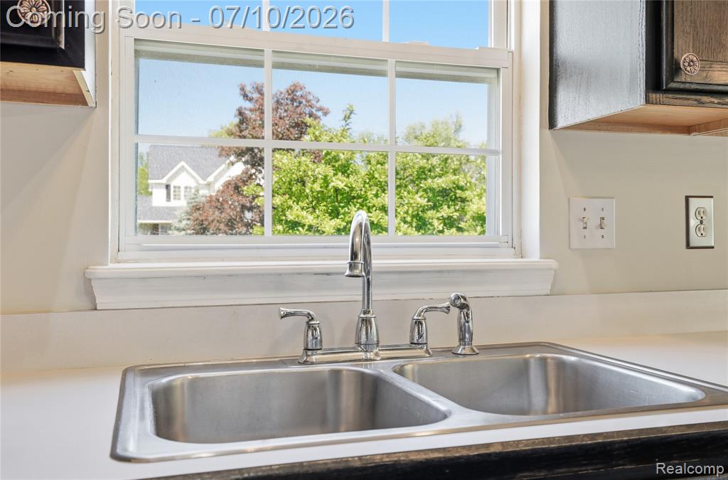 5275 E Maple Avenue, Grand Blanc, MI 48439 — Photo 27