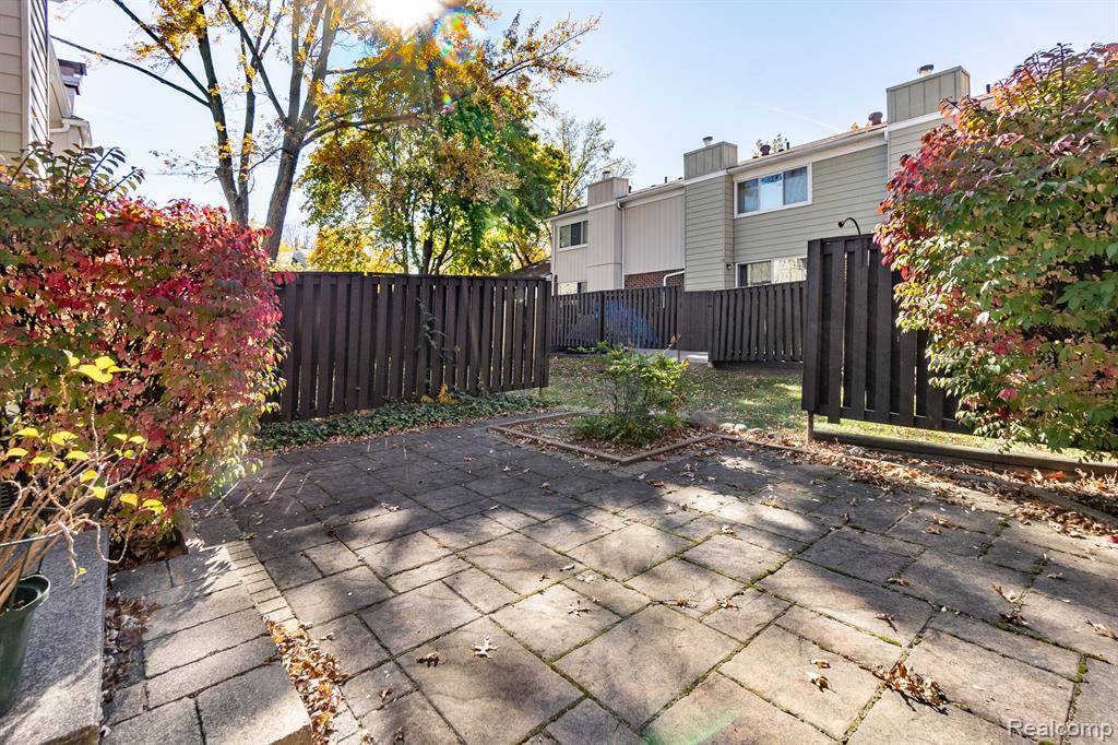 1814 WICKHAM Street, Royal Oak, MI 48073 — Photo 5