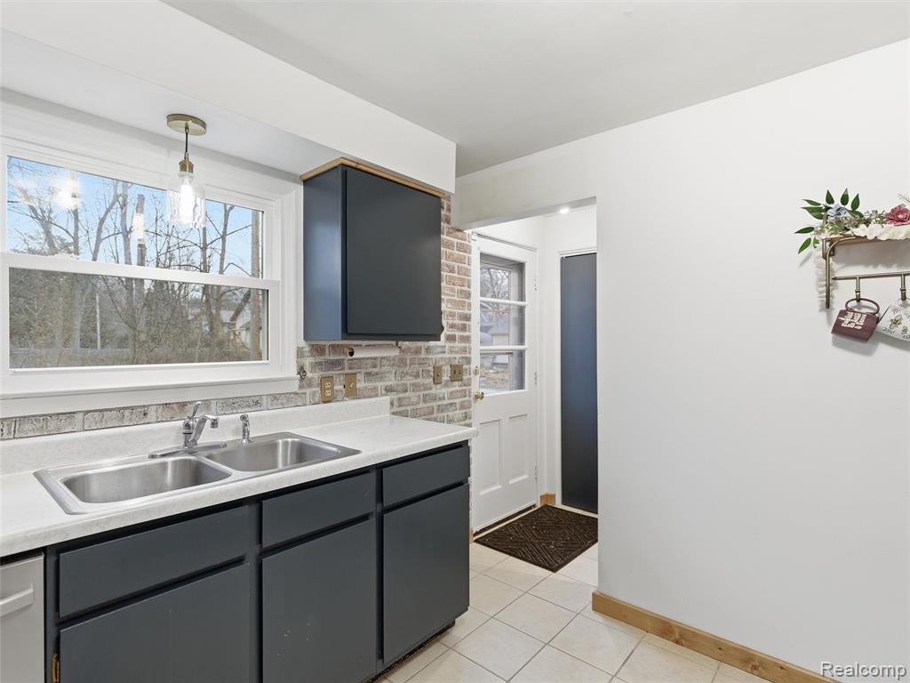 550 Johnson Street, Almont, MI 48003 — Photo 10
