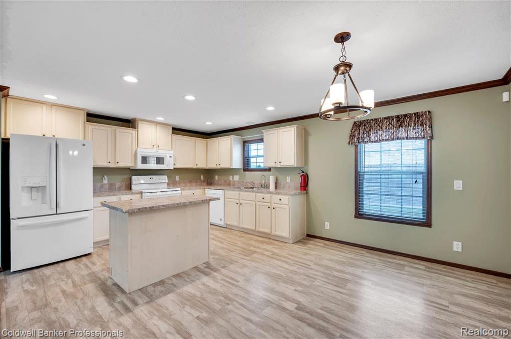 289 Pompano Court, Lapeer, MI 48446 — Photo 11