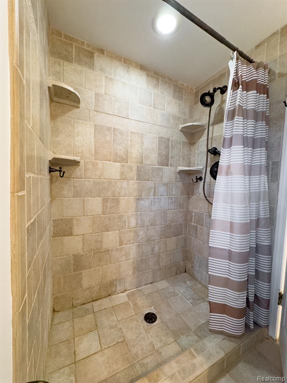 8064 WOOD Drive, Grosse Ile, MI 48138 — Photo 23