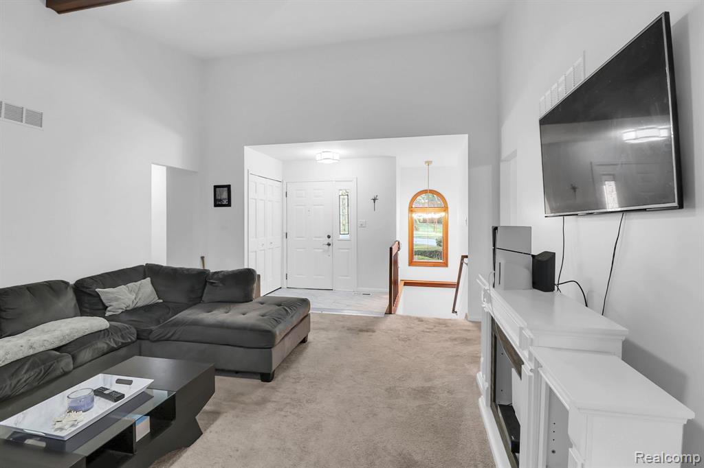 860 Woodridge Hills Drive, 95, Brighton, MI 48116 — Photo 5