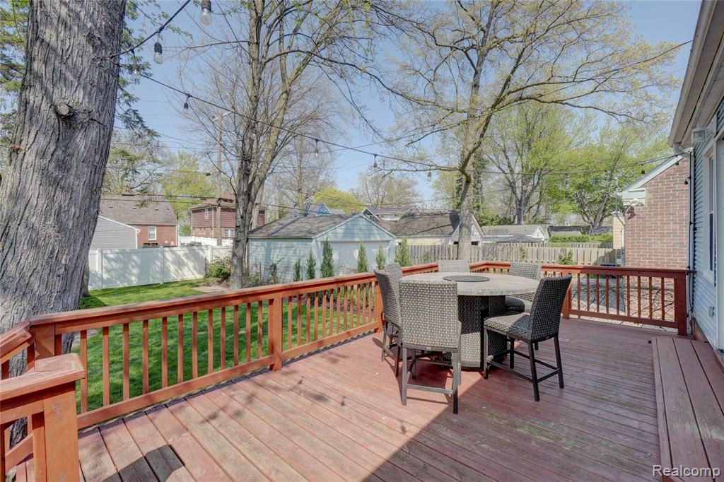 59 Wellesley Drive, Pleasant Ridge, MI — Photo 32