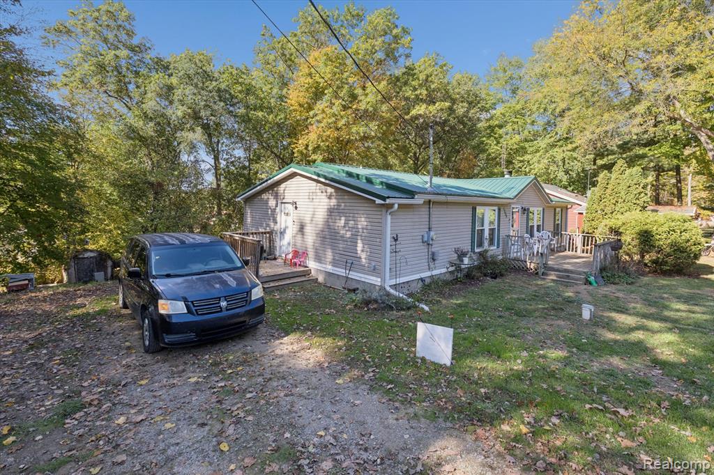 1325 Hillside Drive, Columbiaville, MI 48421 — Photo 2