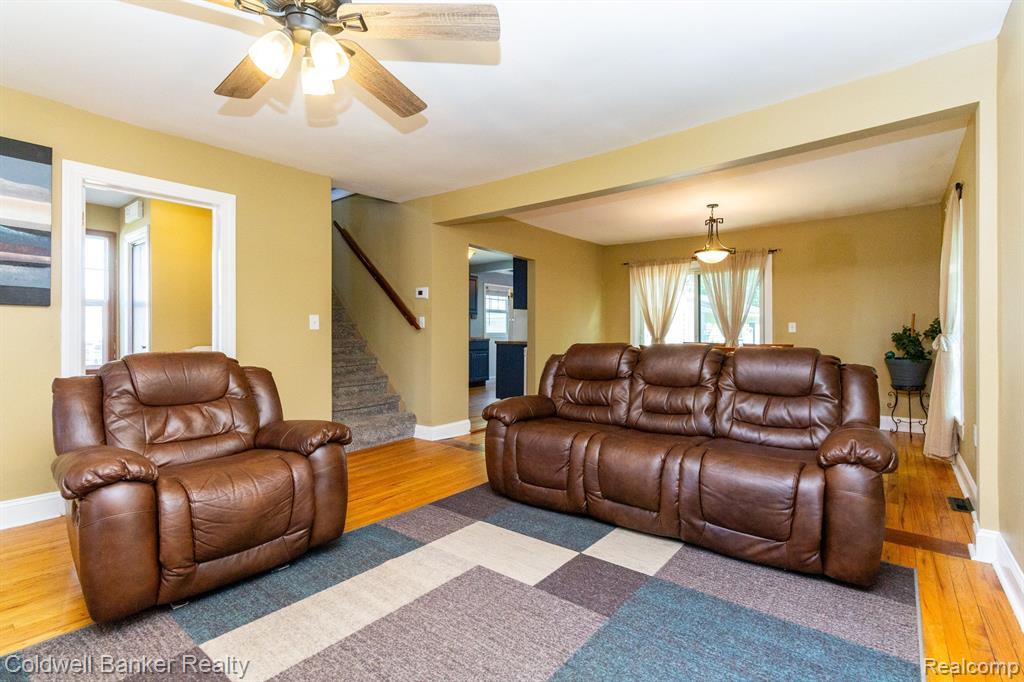 22 DAVISON Street, Oxford, MI 48371 — Photo 8
