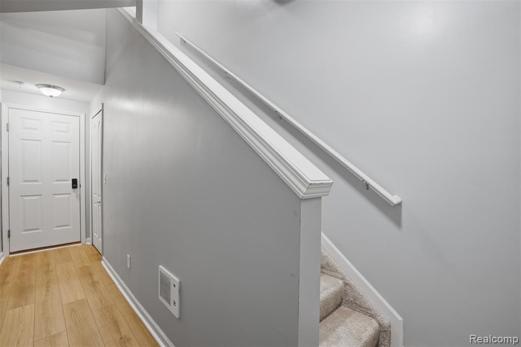 320 N Wixom Road, 30, Wixom, MI 48393 — Photo 5