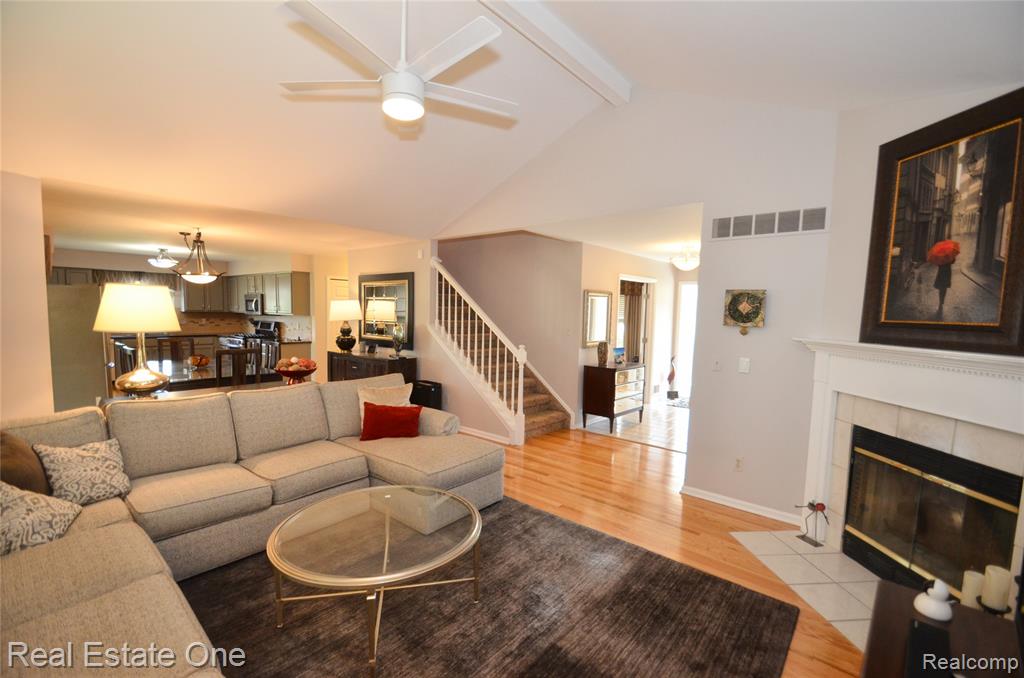 2092 Westview Court, Orion, MI — Photo 10