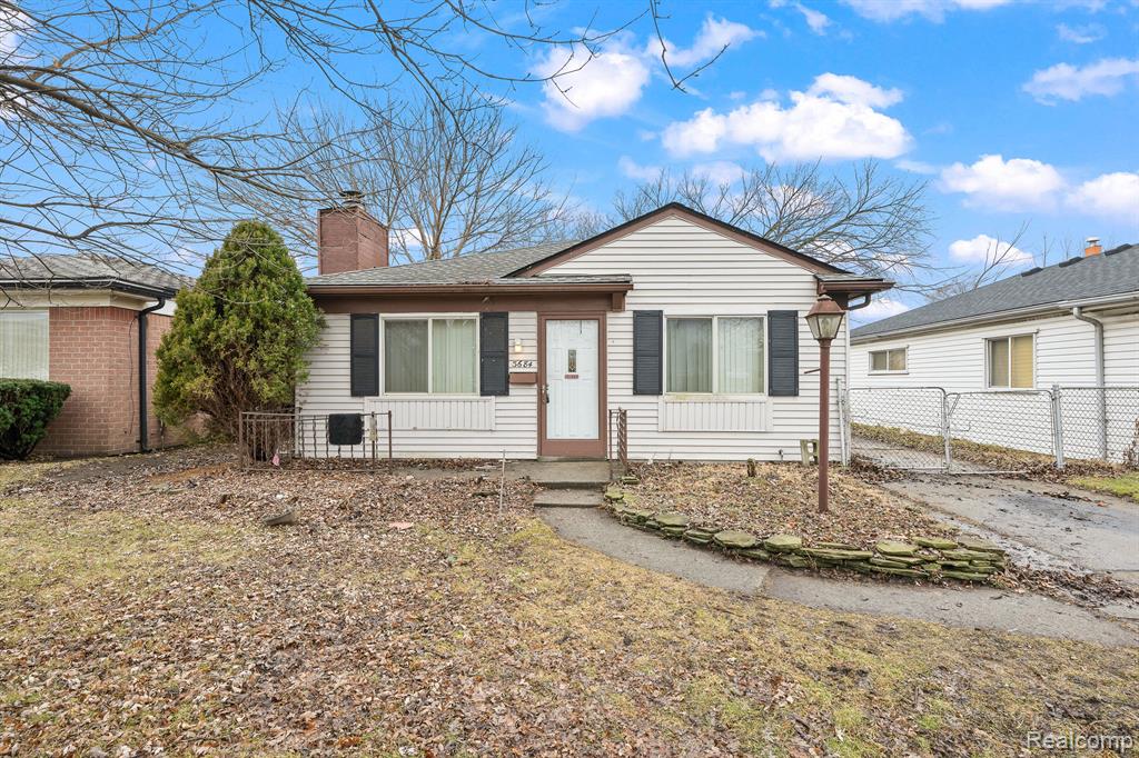 5684 GERTRUDE Street, Dearborn Heights, MI 48125 — Photo 2