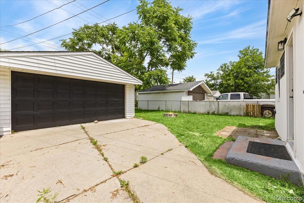 8057 Paige Avenue, Warren, MI 48089 — Photo 24