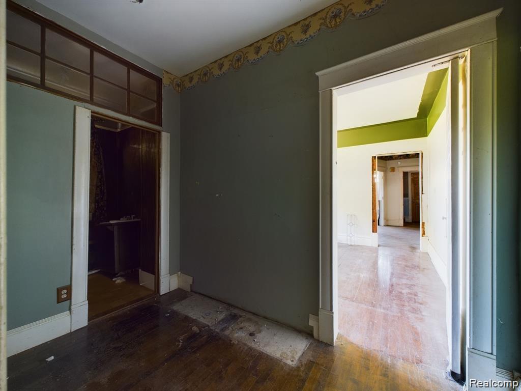821 M L King Avenue, Flint, MI 48503 — Photo 14
