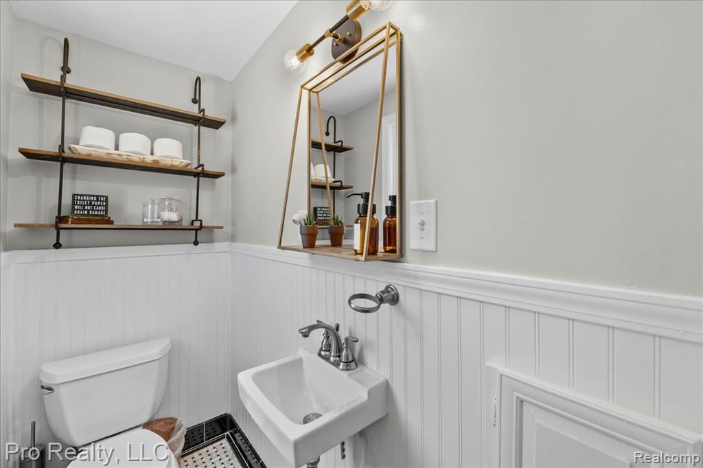 429 Roland Road, Grosse Pointe Farms, MI 48236 — Photo 24