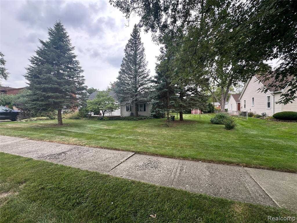 6453 Centralia Street, Dearborn Heights, MI 48127 — front exterior