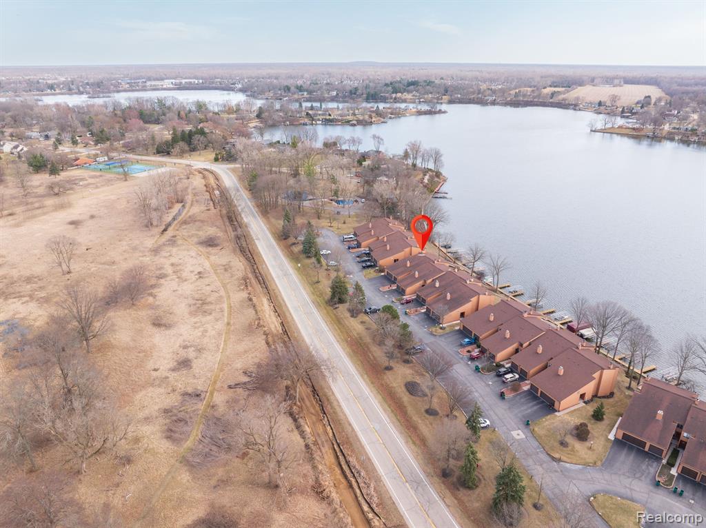 48041 BAYSHORE Drive, Belleville, MI 48111 — Photo 39