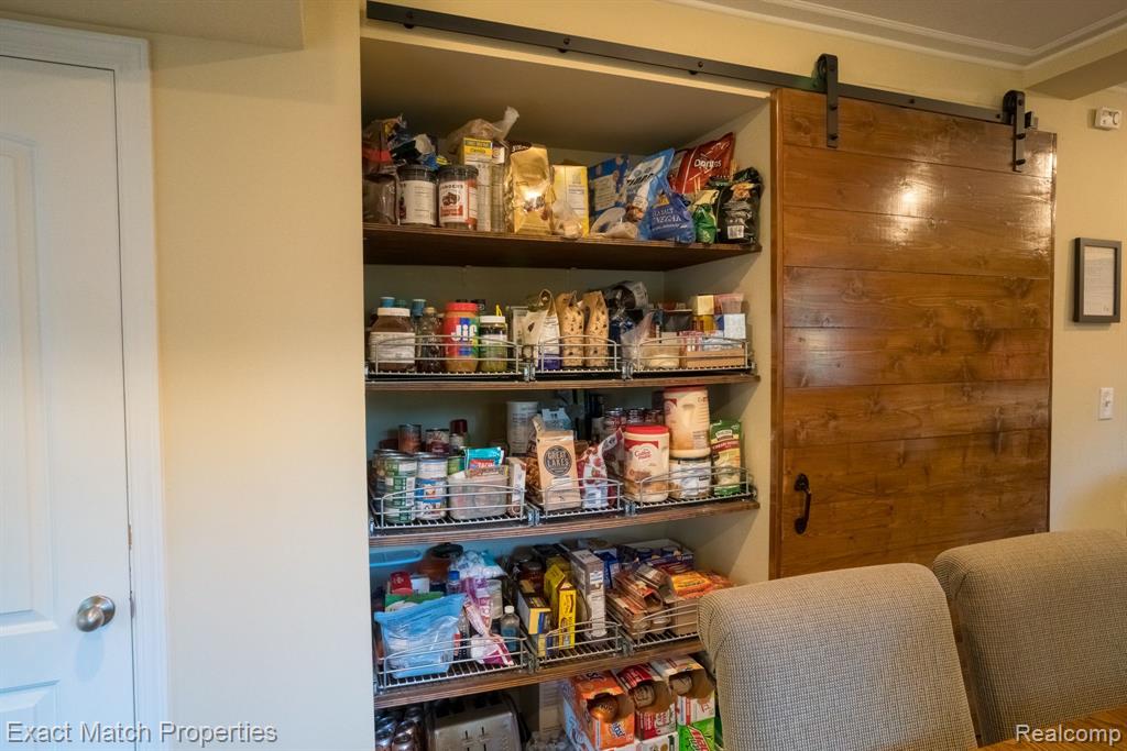 6735 BUCKLAND Avenue, West Bloomfield, MI 48324 — Photo 31
