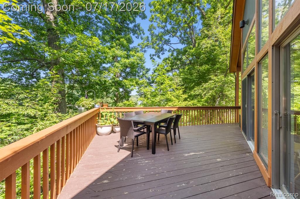 7375 Parkwood Drive, Fenton, MI 48430 — Photo 48