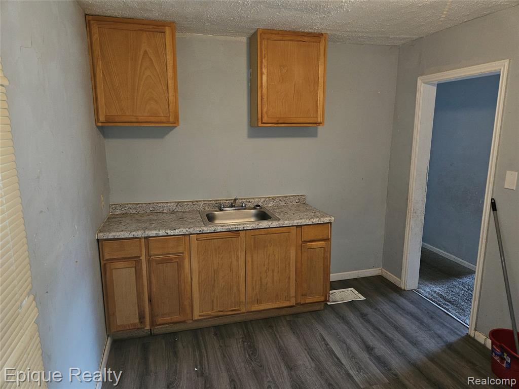 19392 JUSTINE Street, Detroit, MI 48234 — Photo 8
