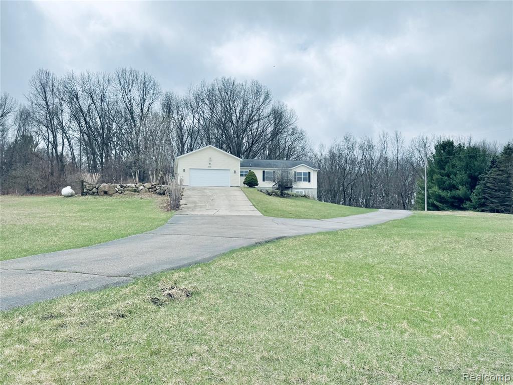 4300 Center Road, Linden, MI 48451 — Photo 2