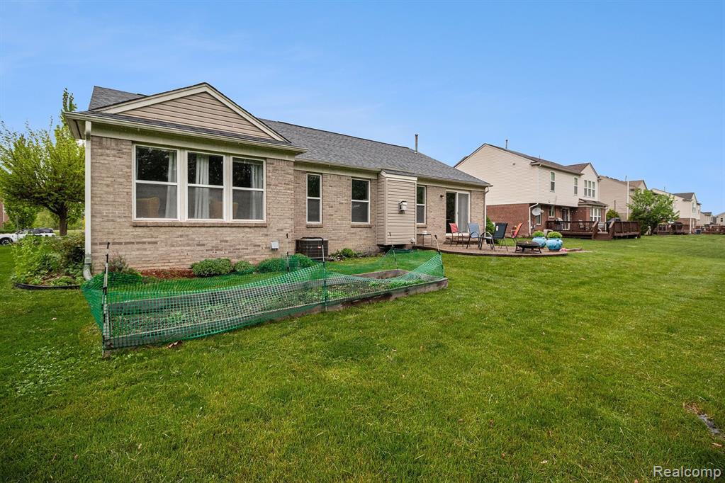 47291 FAIRLAWN Court, Canton, MI 48188 — Photo 33