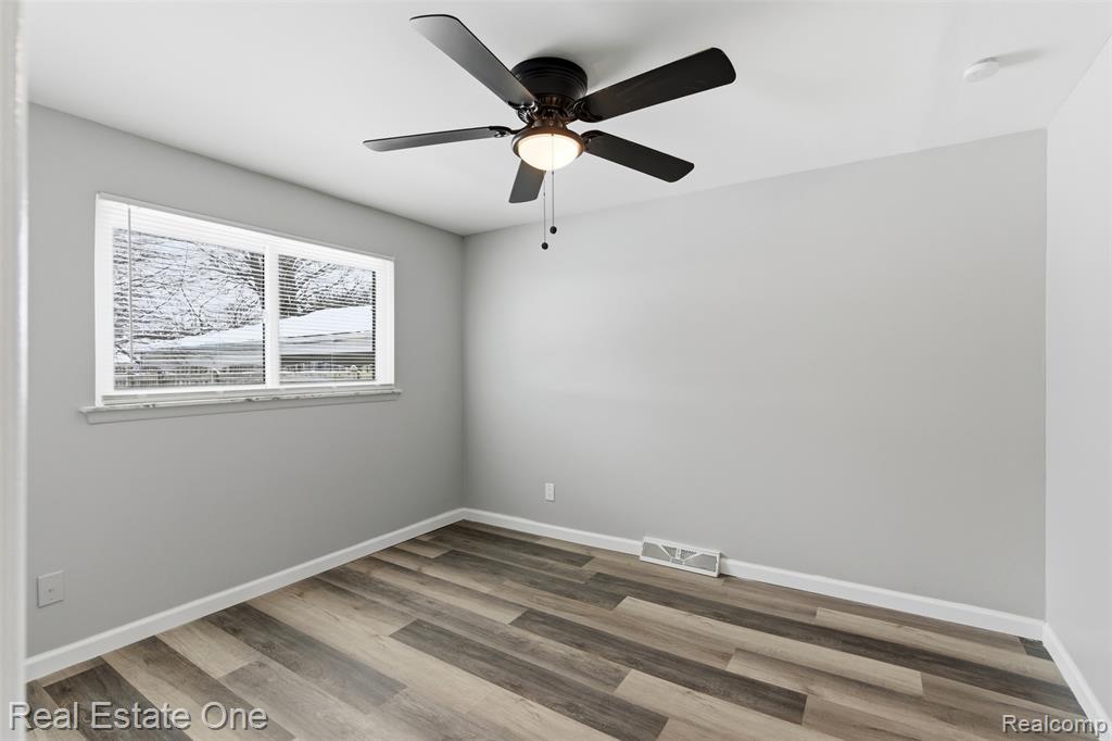 4005 Weddell Street, Dearborn Heights, MI 48125 — Photo 18