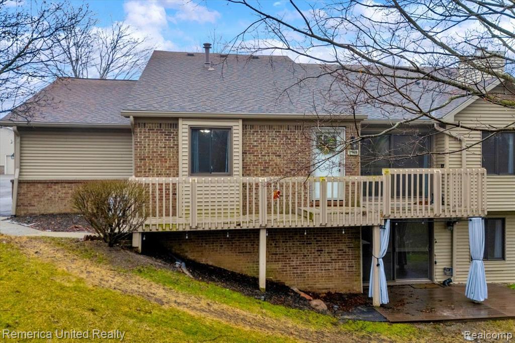 7968 Lawrence, West Bloomfield, MI — Photo 2
