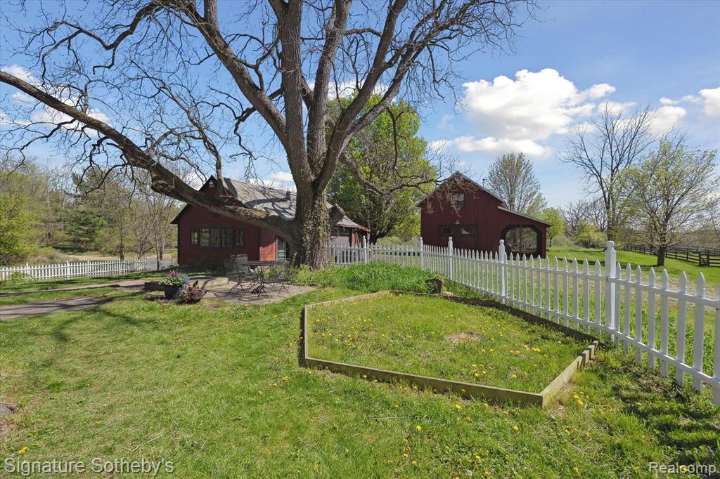 9827 KENNEDY Road, Munith, MI 49259 — Photo 76